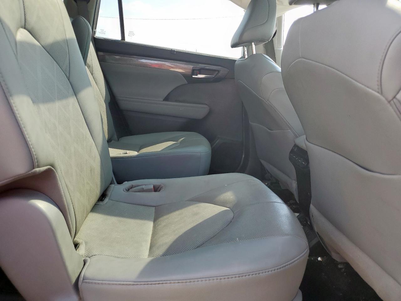 2021 Toyota Highlander Platinum VIN: 5TDFZRBH1MS093623 Lot: 80934895
