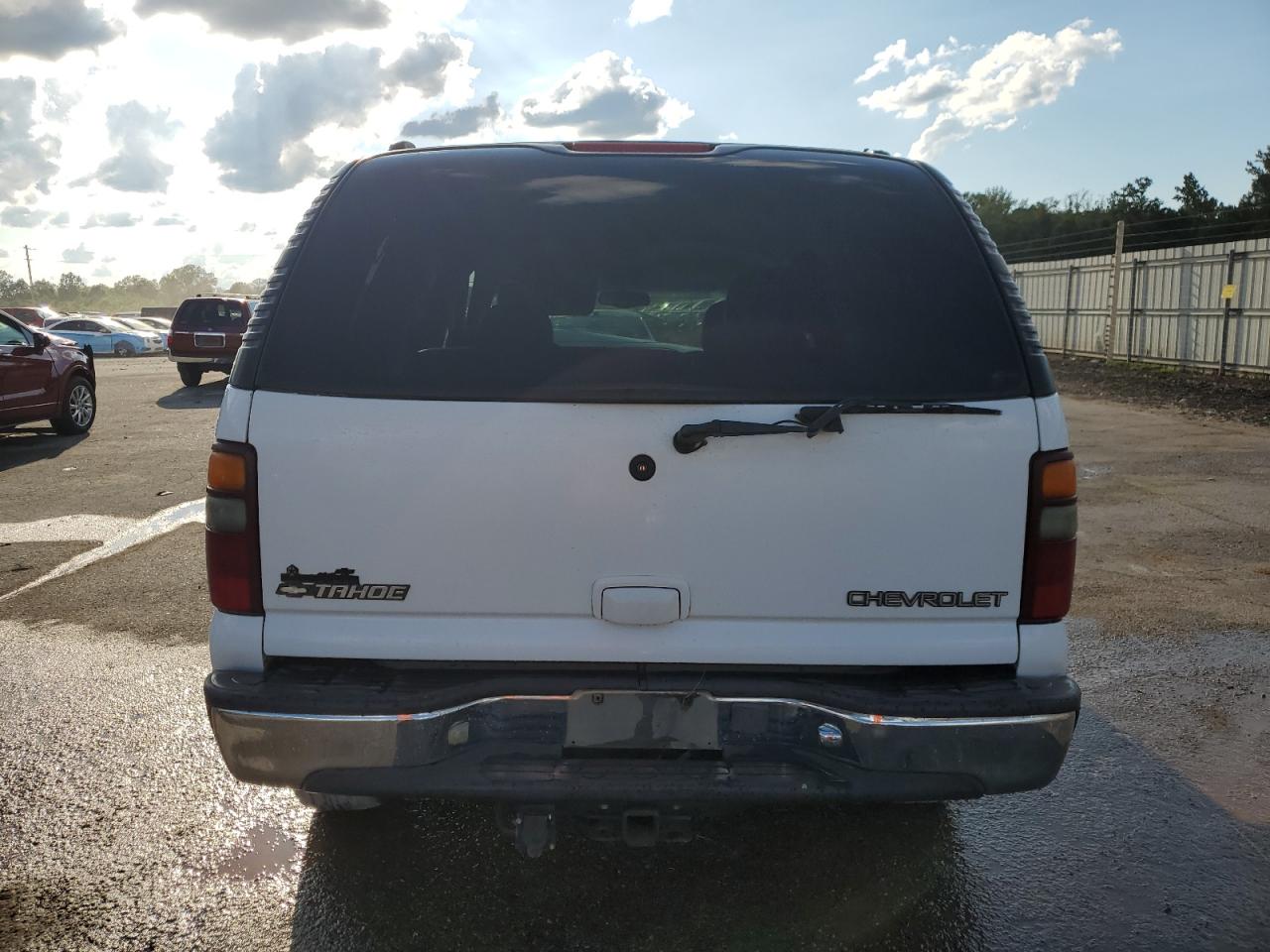 2001 Chevrolet Tahoe C1500 VIN: 1GNEC13TX1R128758 Lot: 84367865