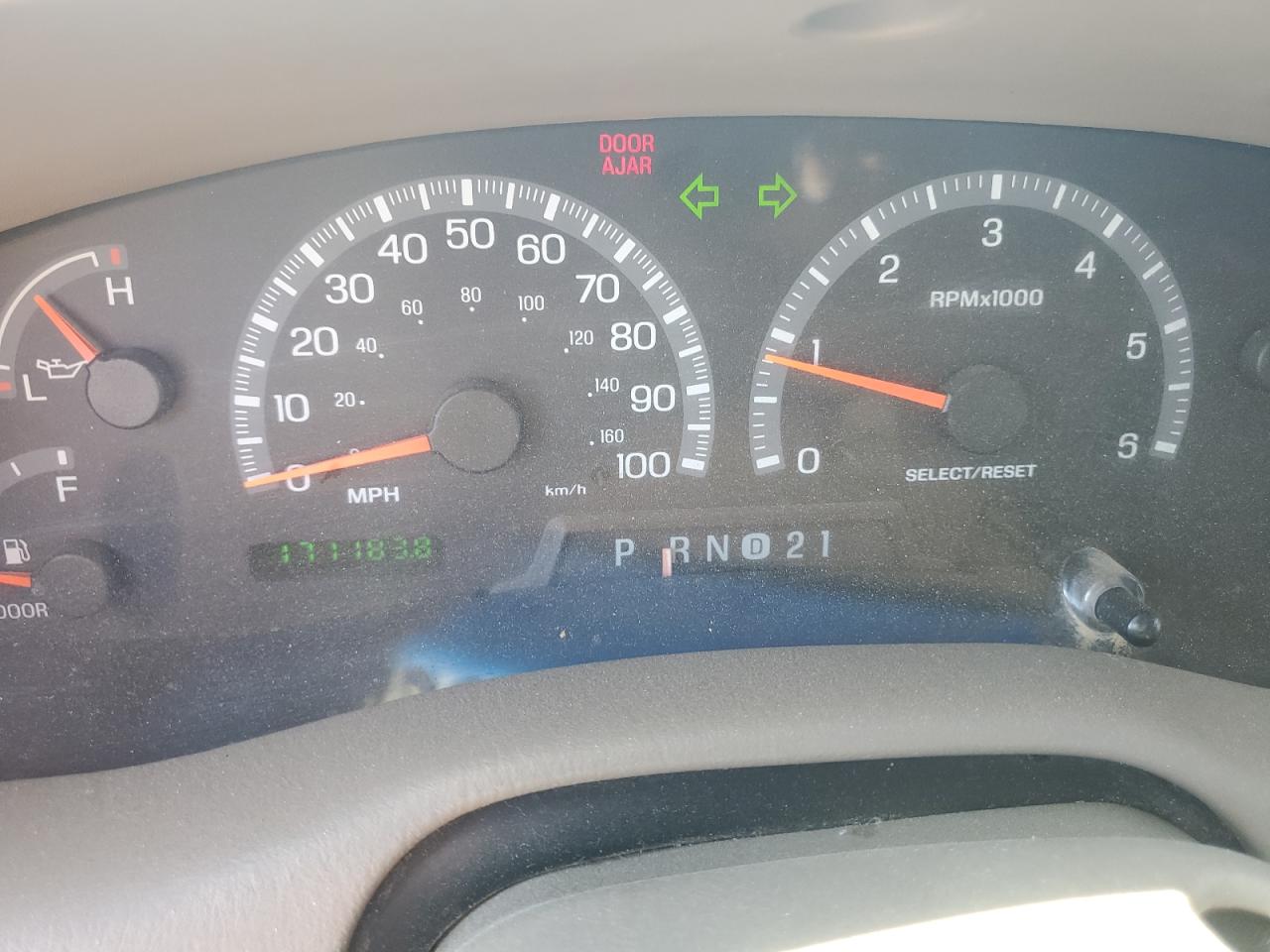 2002 Ford F150 VIN: 1FTRX17282NB62755 Lot: 80891255