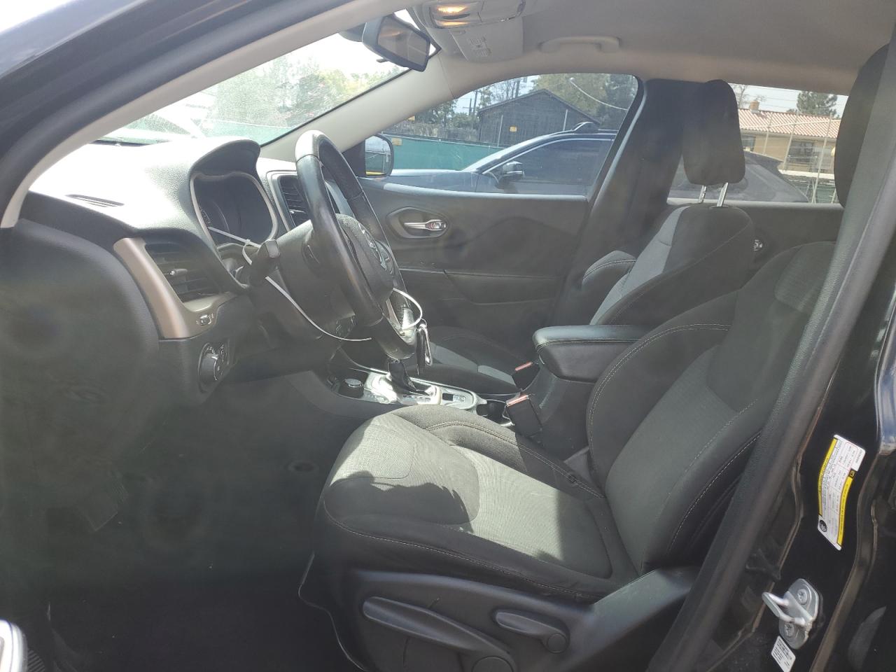 2016 Jeep Cherokee Latitude VIN: 1C4PJMCB1GW246157 Lot: 81599425