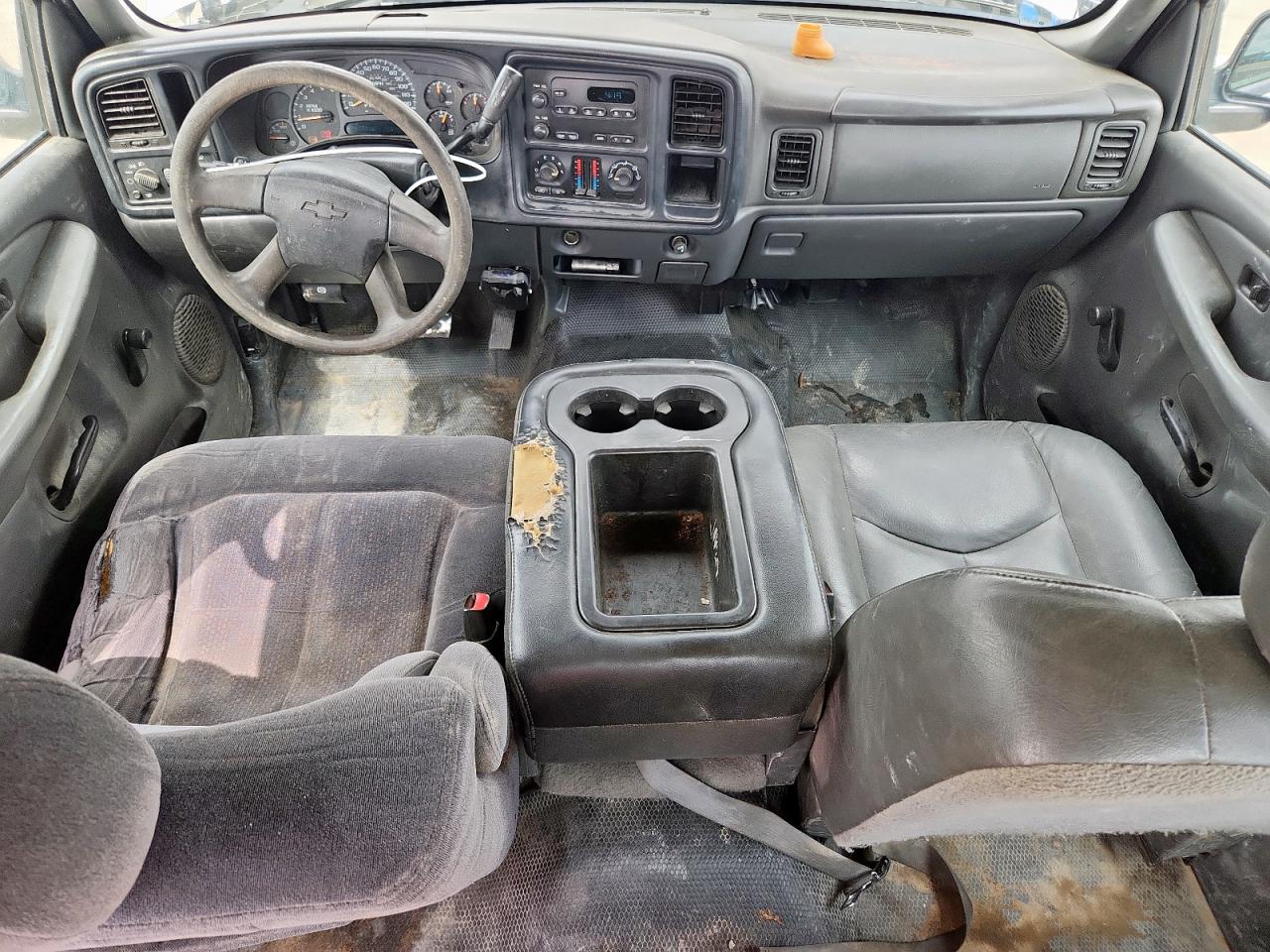 2006 Chevrolet Silverado C2500 Heavy Duty VIN: 1GCHC23U66F225095 Lot: 81761925