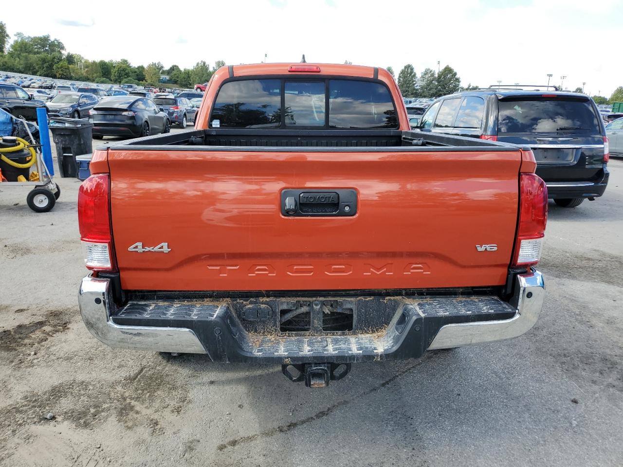 2017 Toyota Tacoma Access Cab VIN: 5TFSZ5AN1HX064153 Lot: 82153785