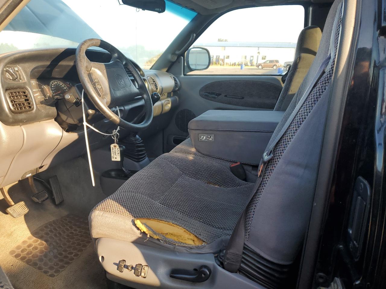 2000 Dodge Ram 2500 VIN: 1B7KF2363YJ135563 Lot: 81561185