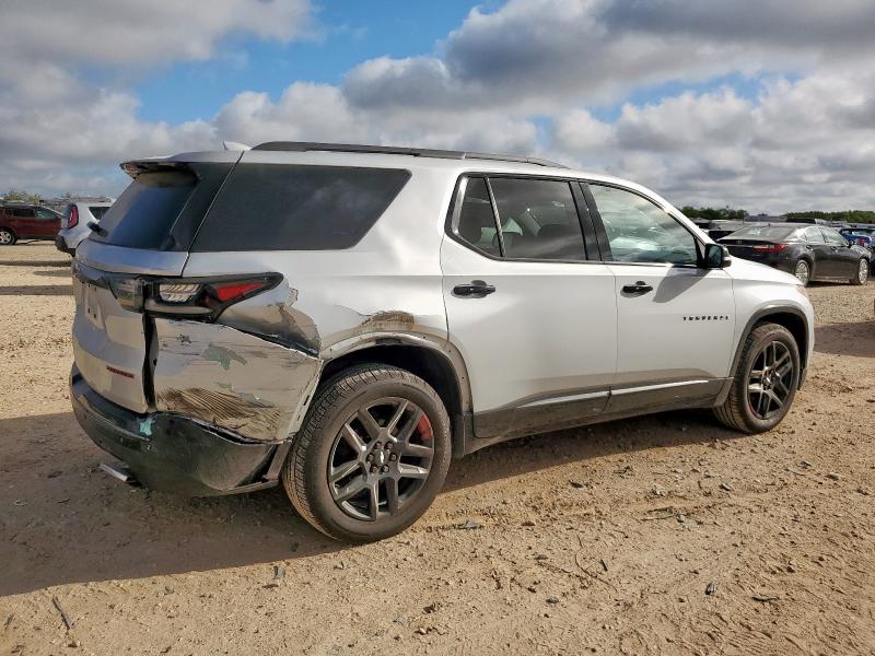 CHEVROLET TRAVERSE 2019 Серебристый