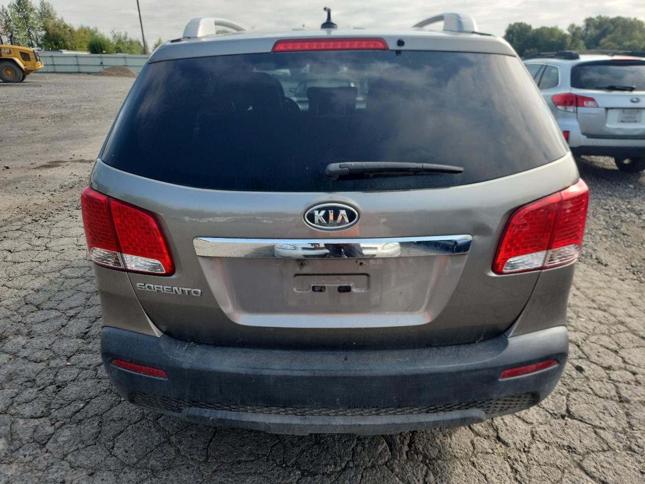 2011 Kia Sorento Base VIN: 5XYKTDA2XBG147141 Lot: 69498985