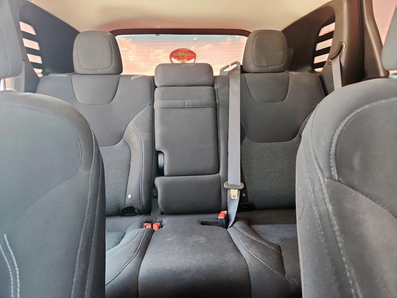 2019 Jeep Cherokee Latitude VIN: 1C4PJLCBXKD205024 Lot: 70768735