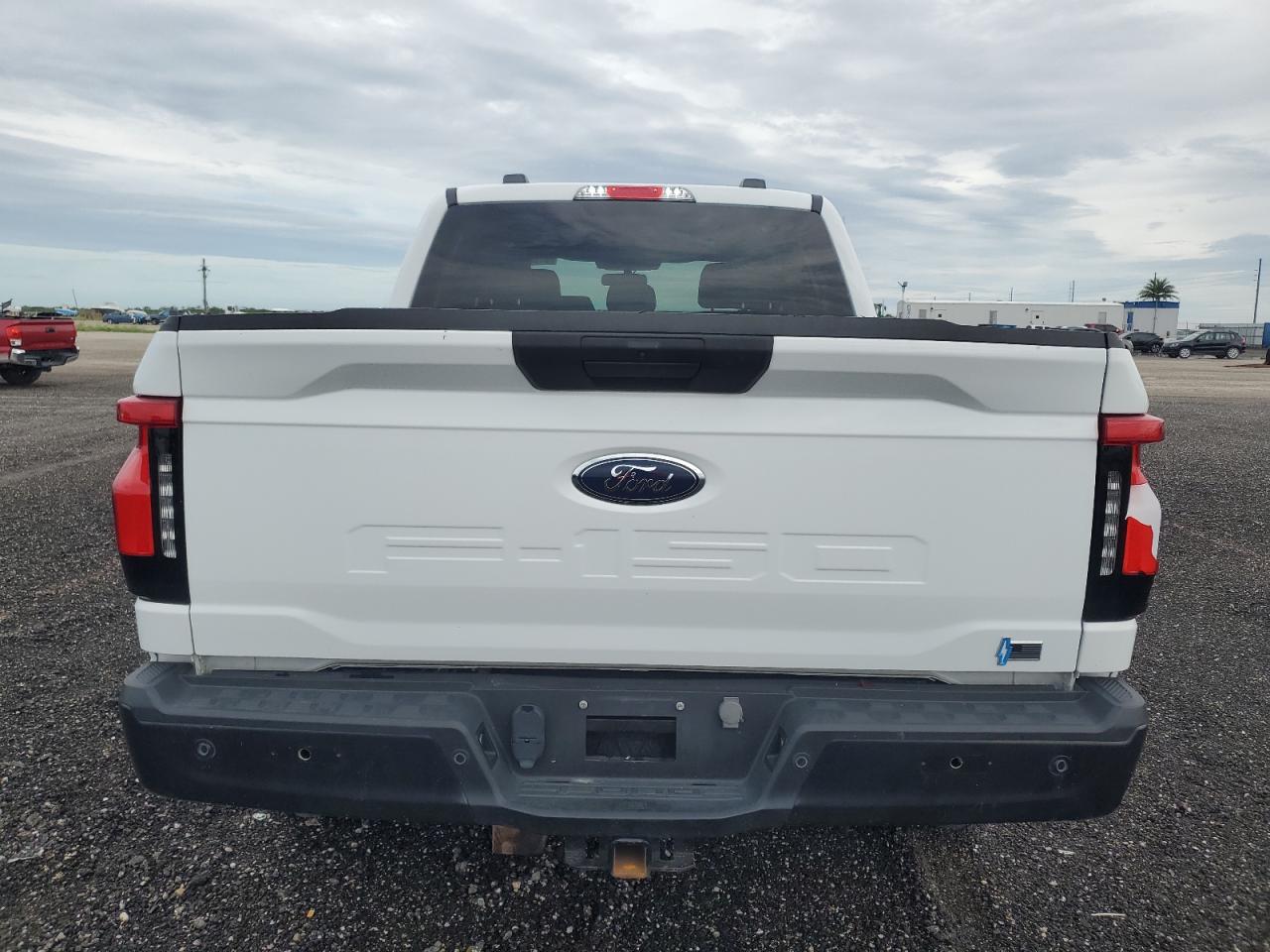 2023 Ford F150 Lightning Pro VIN: 1FT6W1EV0PWG32426 Lot: 81138445