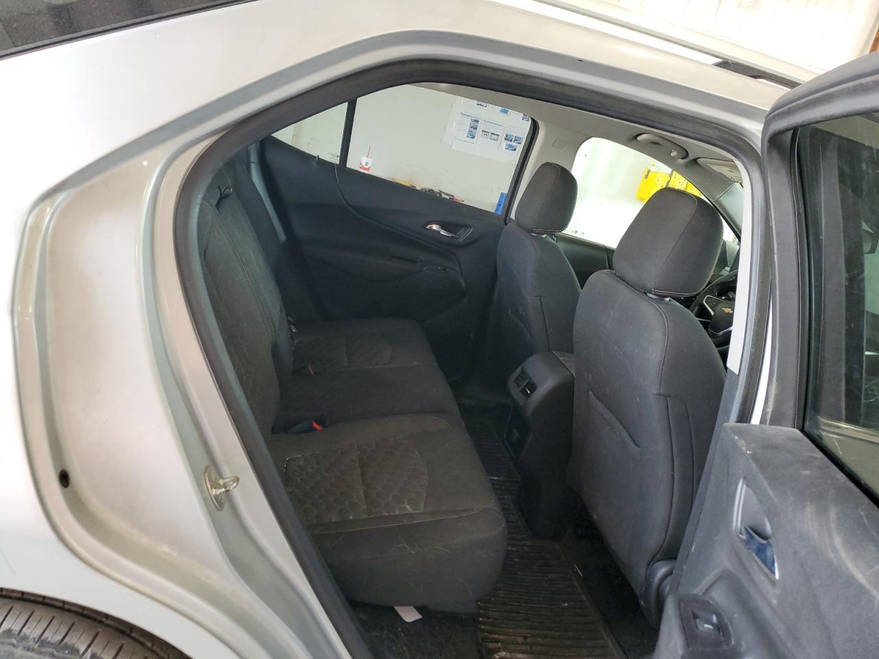 2018 Chevrolet Equinox Lt VIN: 2GNAXKEX1J6262689 Lot: 81573255