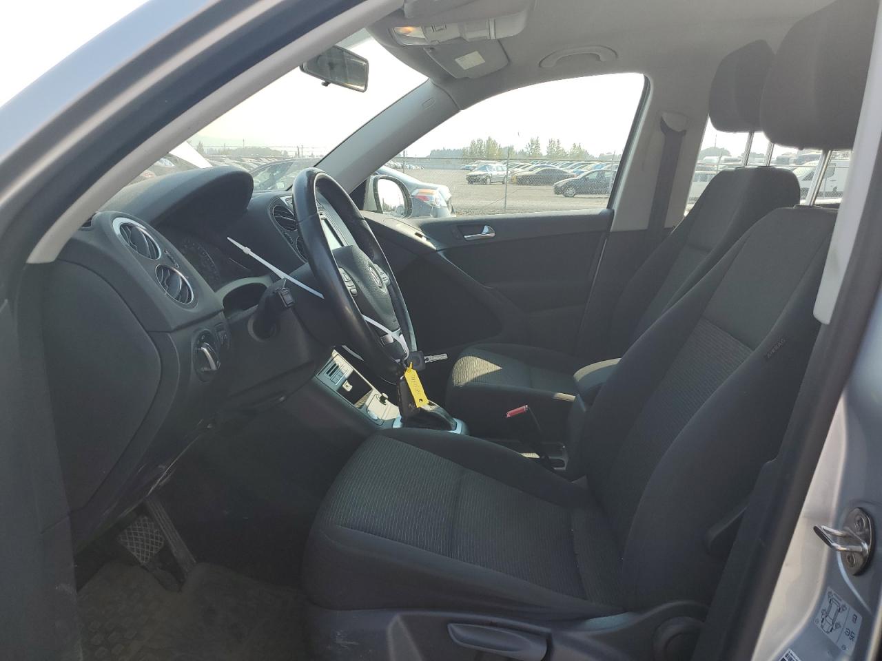 2017 Volkswagen Tiguan S VIN: WVGBV7AX2HK051719 Lot: 70875085