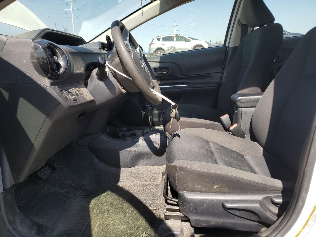 2017 Toyota Prius C VIN: JTDKDTB33H1597933 Lot: 81950075