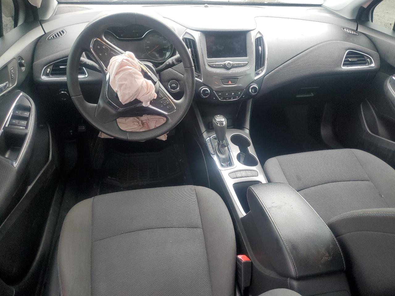 2019 Chevrolet Cruze Lt VIN: 1G1BE5SM0K7135036 Lot: 84602725