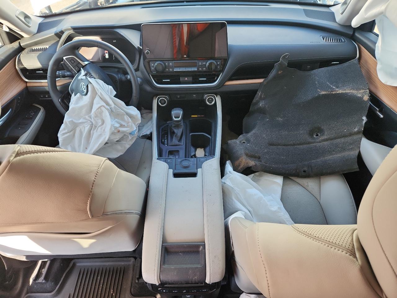 2024 Toyota Grand Highlander Xle VIN: 5TDAAAA51RS018843 Lot: 81047415