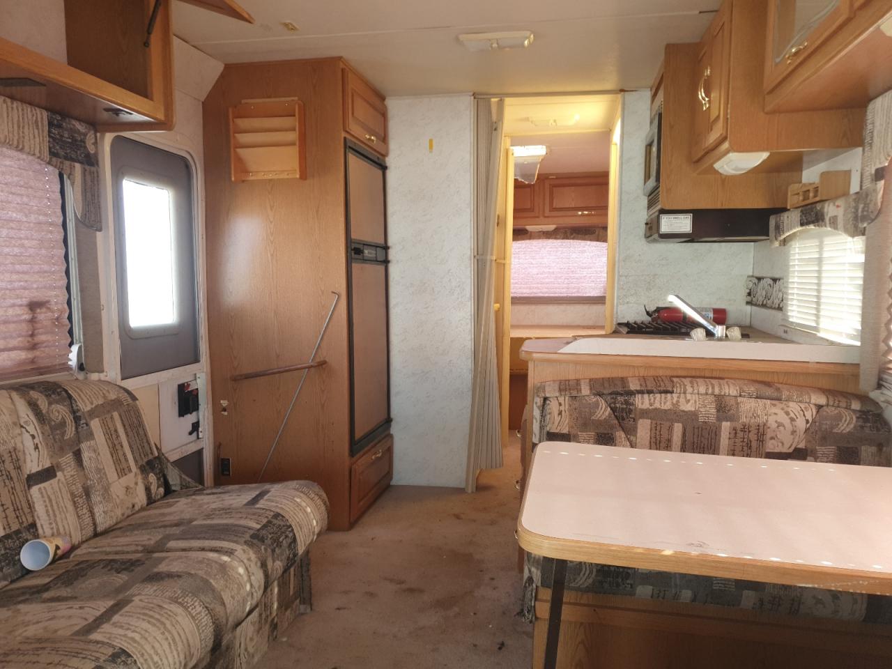 2001 Ford Econoline E450 Super Duty Cutaway Van VIN: 1FDXE45S11HB25699 Lot: 83806005