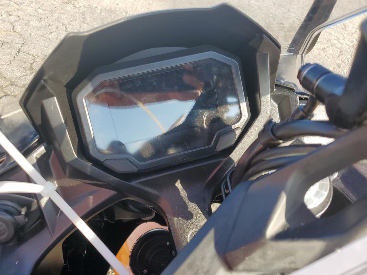 2025 Kawasaki Ex650 P VIN: ML5EXEP13SDAF5821 Lot: 81747895