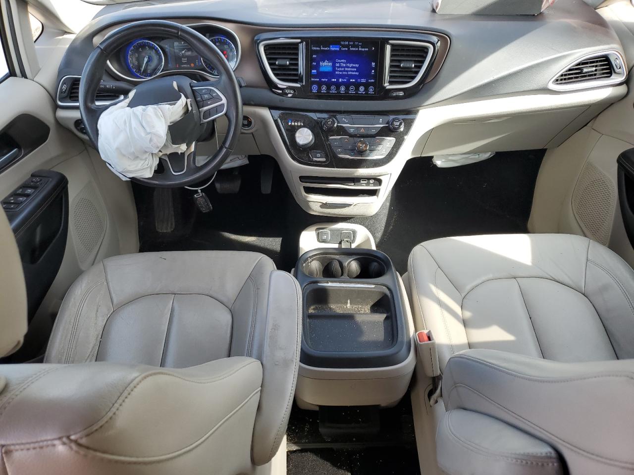 2017 Chrysler Pacifica Touring L VIN: 2C4RC1BG6HR584162 Lot: 84220475