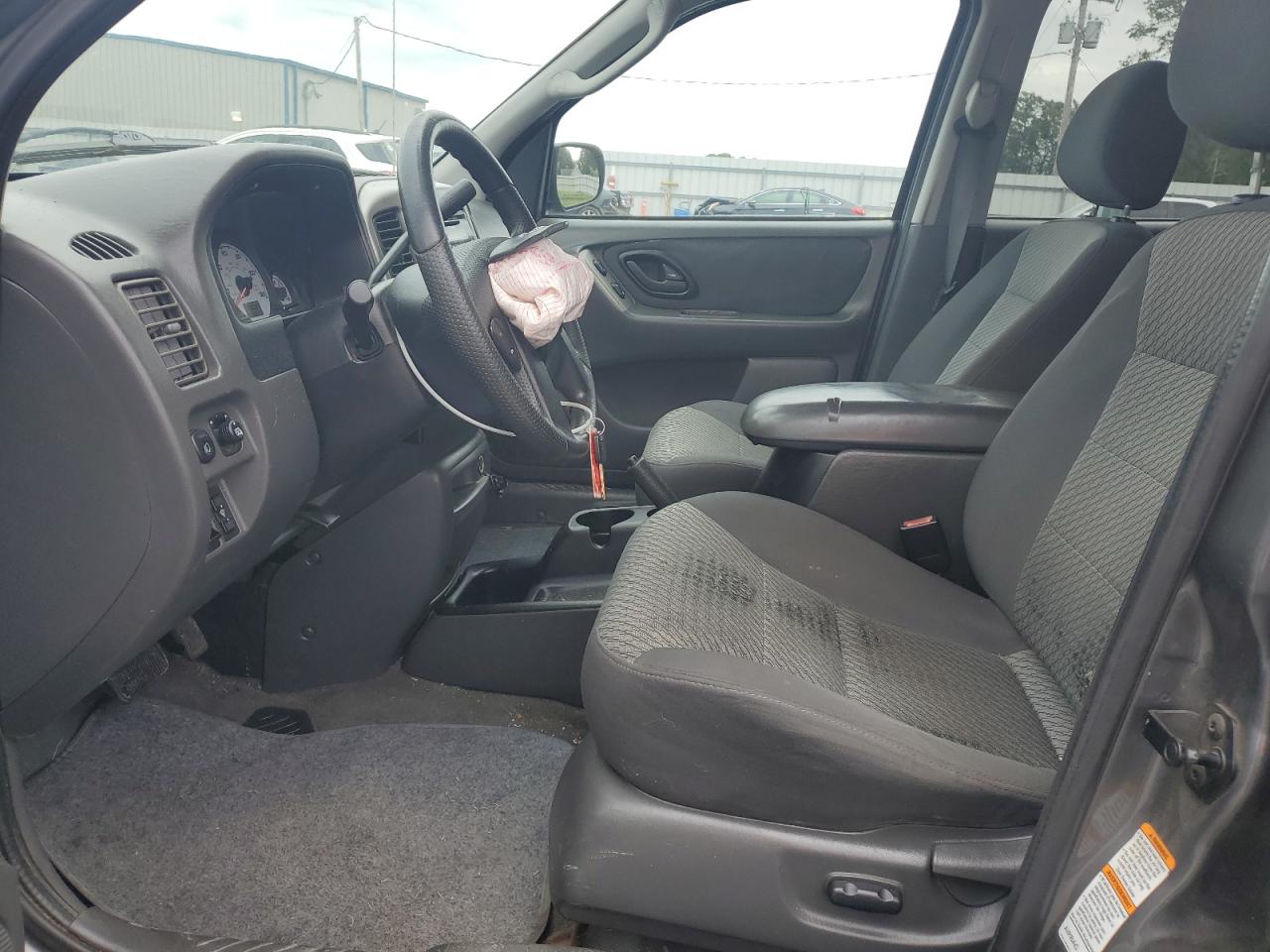 2004 Ford Escape Xlt VIN: 1FMCU93104DA12069 Lot: 81921245