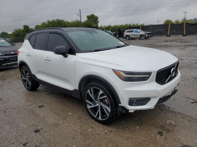  VOLVO XC40 2019 Белы