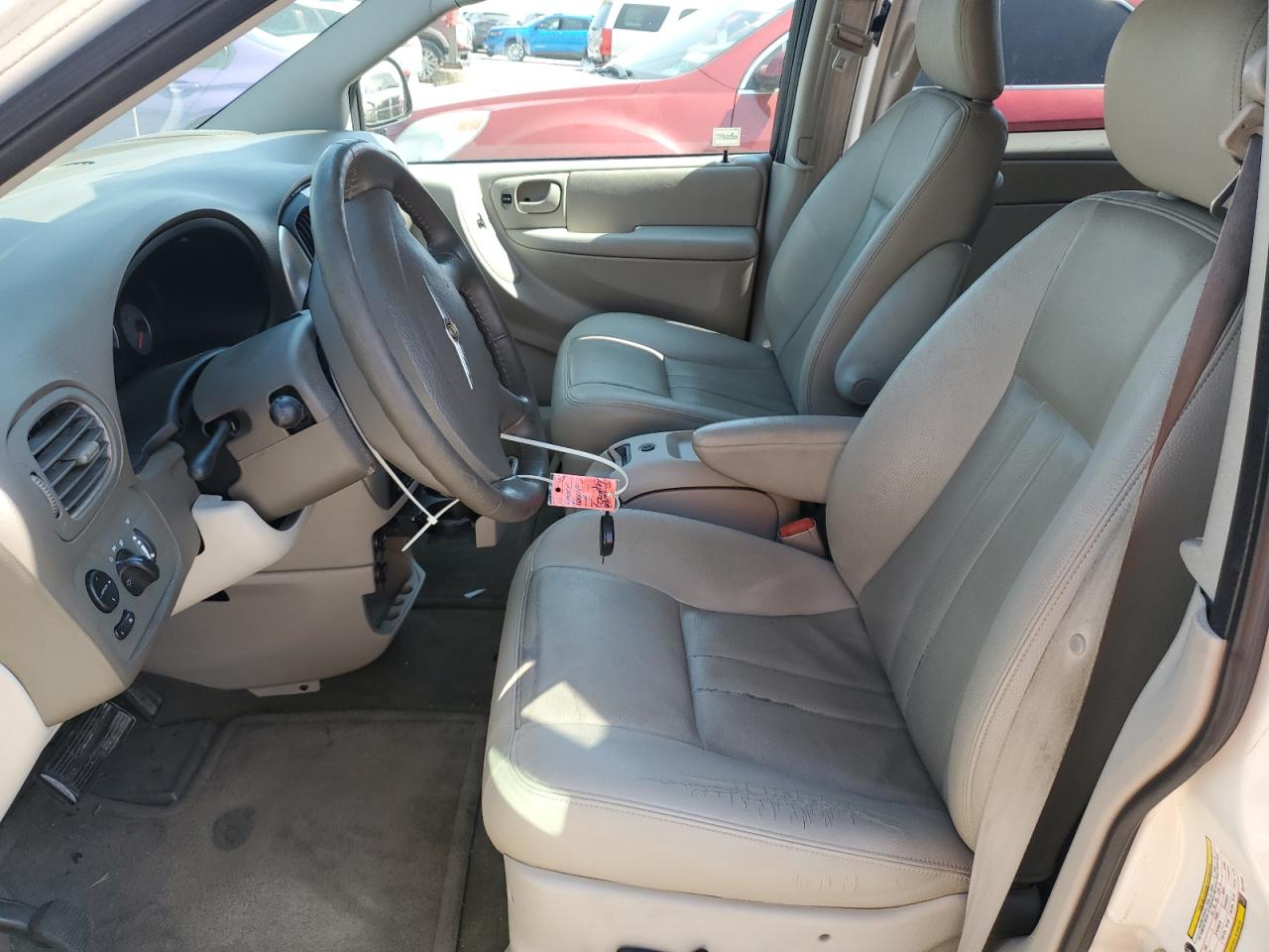 2005 Chrysler Town & Country Touring VIN: 2C4GP54L65R472969 Lot: 81540375