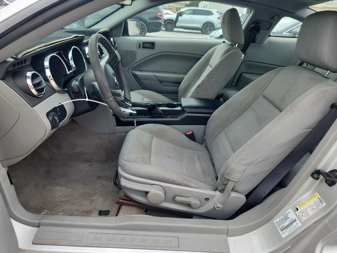 2005 Ford Mustang VIN: 1ZVFT80N355223247 Lot: 81718965