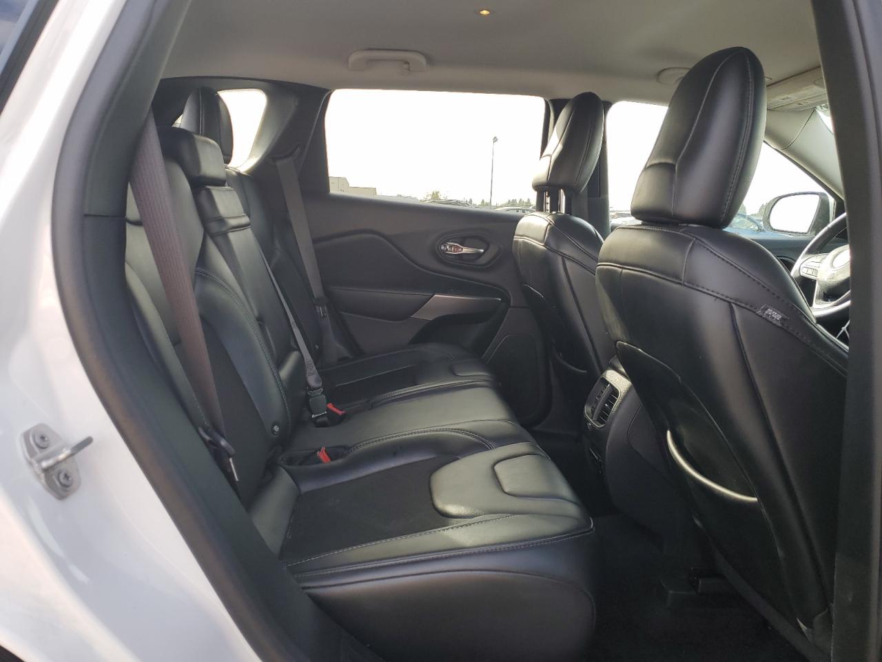2019 Jeep Cherokee Latitude Plus VIN: 1C4PJMLX5KD156204 Lot: 81921785
