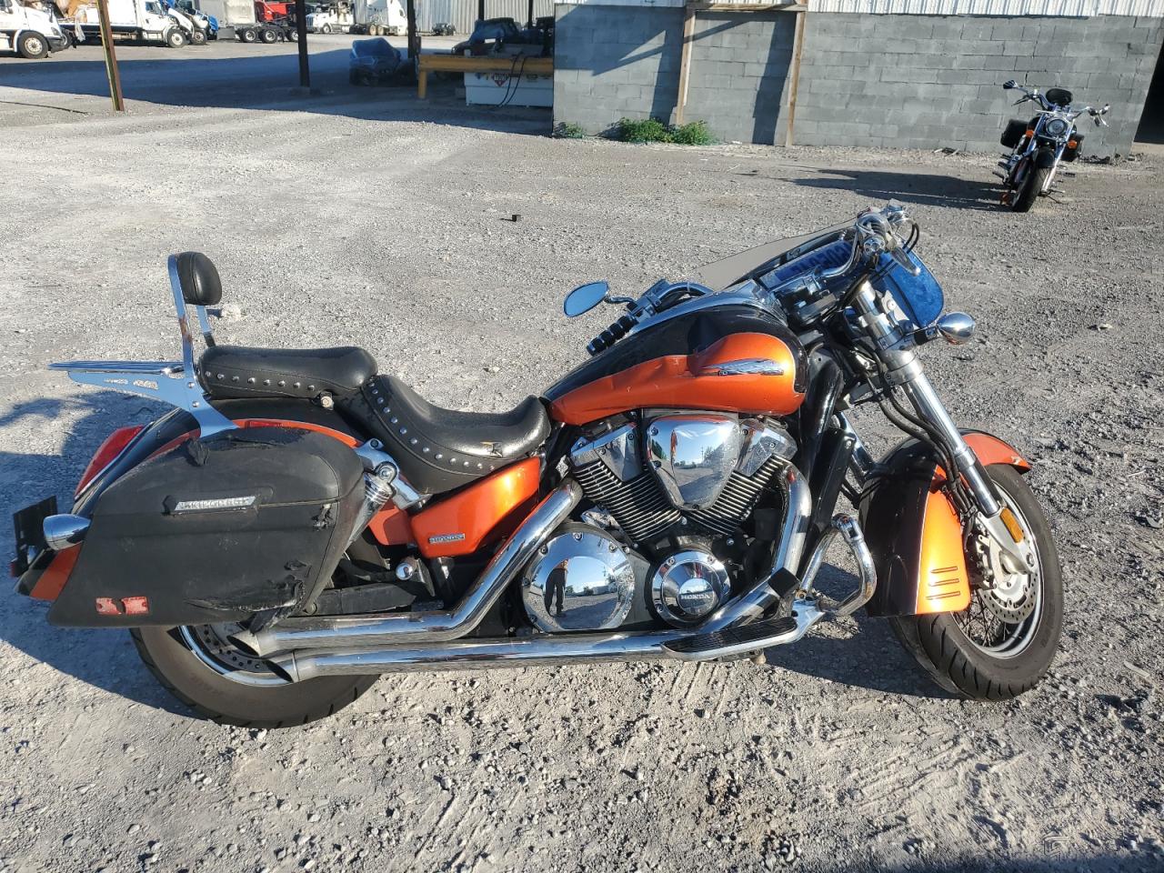 HONDA VTX CYCLE 2006. Lot# 84605045. VIN 1HFSC49M26A401605. Photo 1