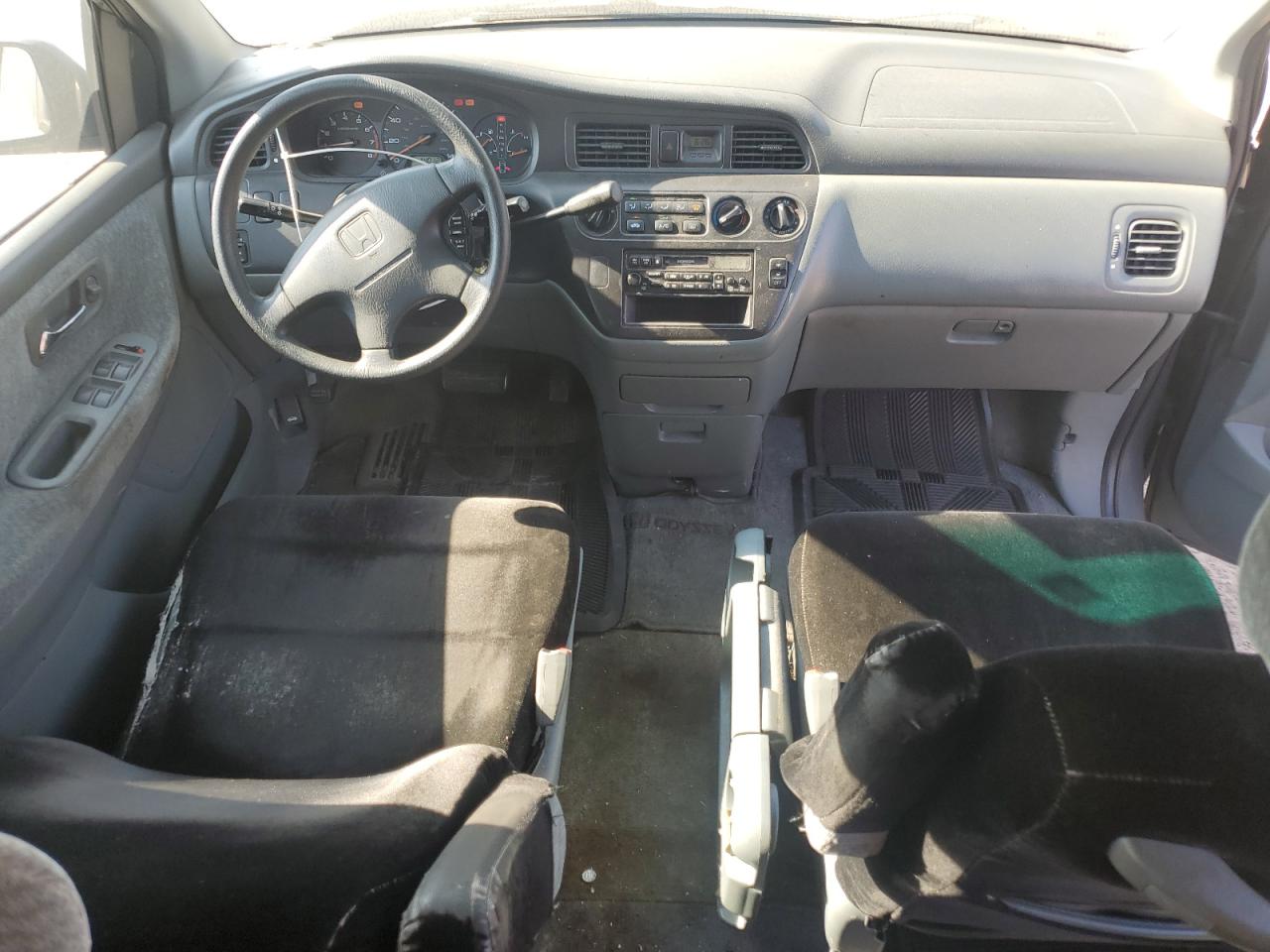 2001 Honda Odyssey Lx VIN: 2HKRL18551H583965 Lot: 84201725