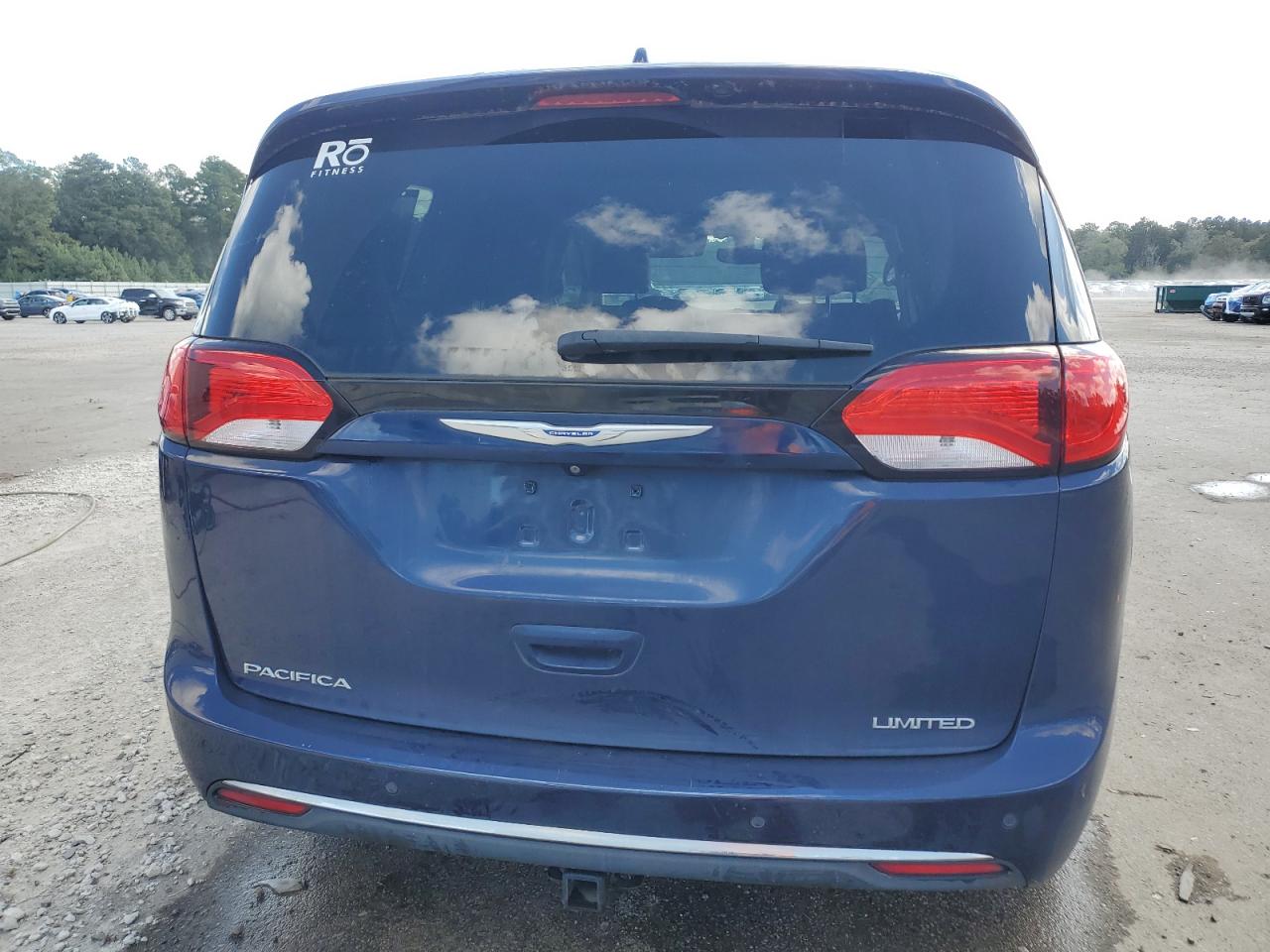 2018 Chrysler Pacifica Limited VIN: 2C4RC1GG5JR229014 Lot: 82126405