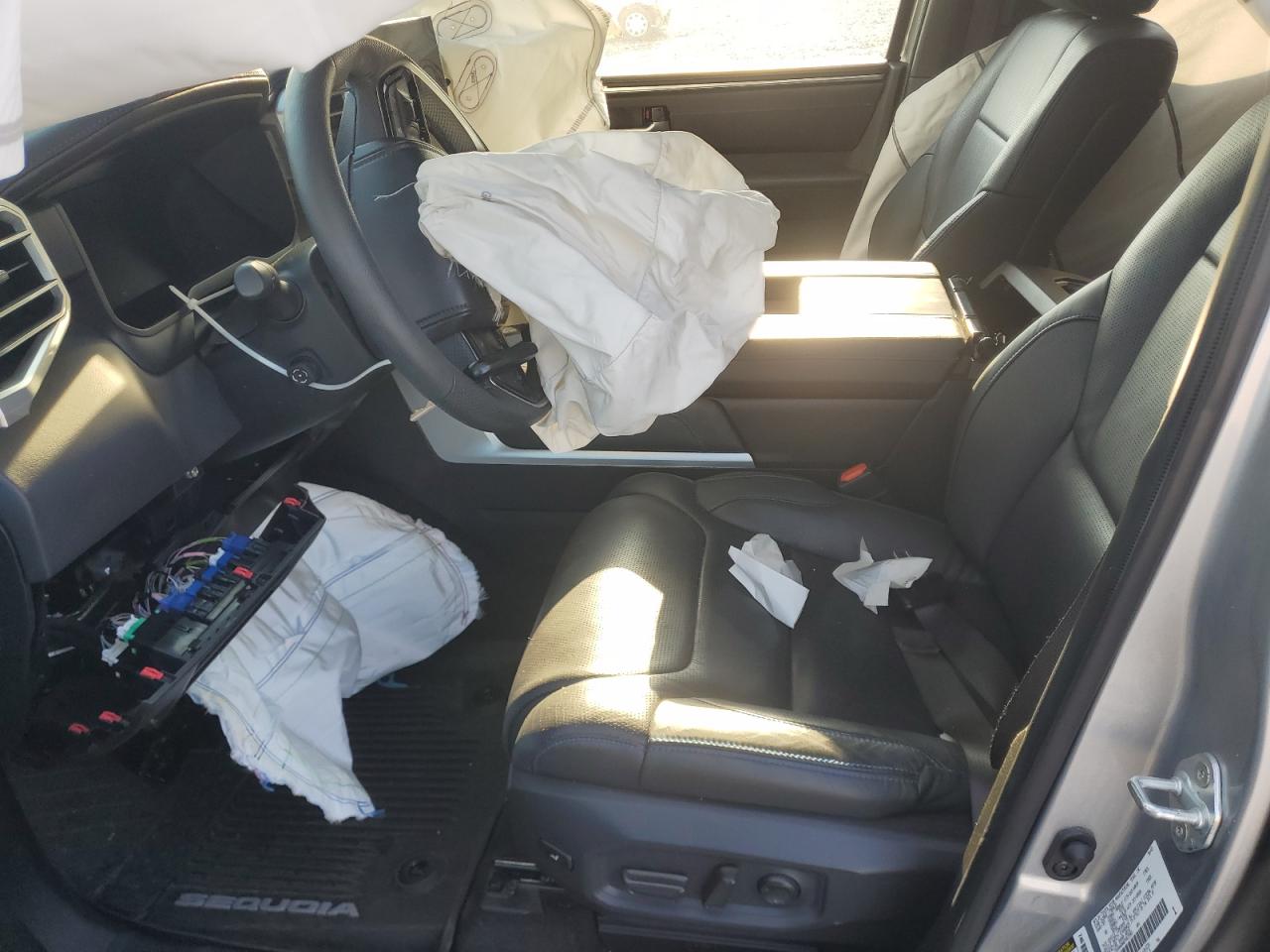 2023 Toyota Sequoia Sr5 VIN: 7SVAAABA6PX015901 Lot: 82107645