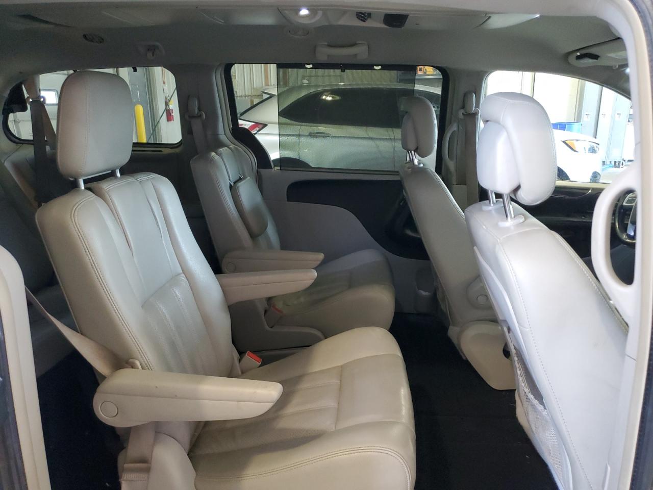 2011 Chrysler Town & Country Touring L VIN: 2A4RR8DG3BR713271 Lot: 80941765