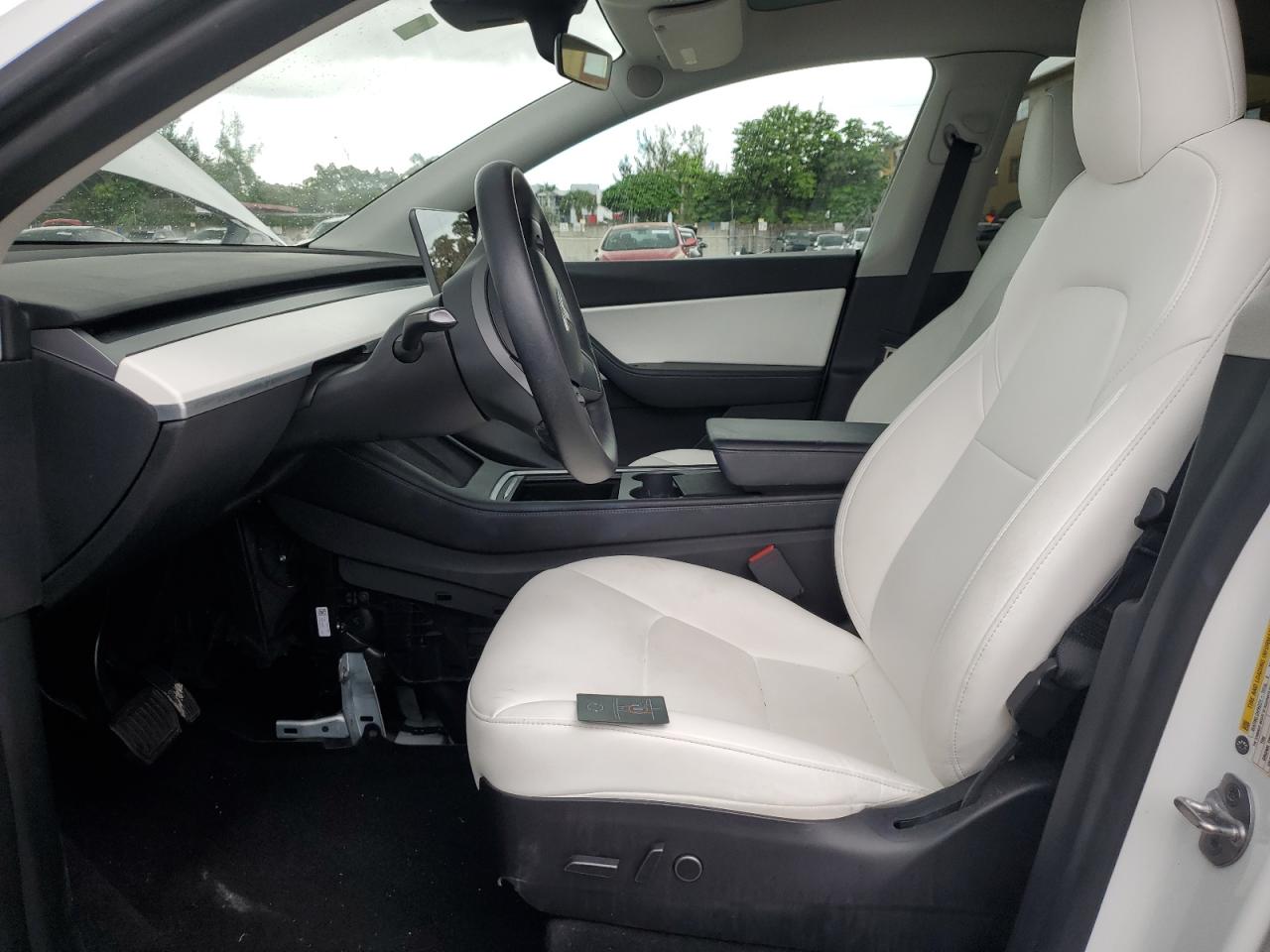 2022 Tesla Model Y VIN: 7SAYGDEE7NF445745 Lot: 81339175