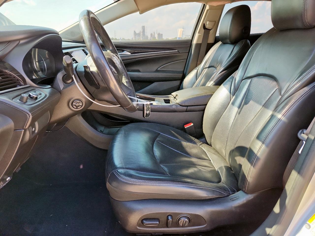 2018 Buick Lacrosse Essence VIN: 1G4ZP5SZXJU133060 Lot: 81630885