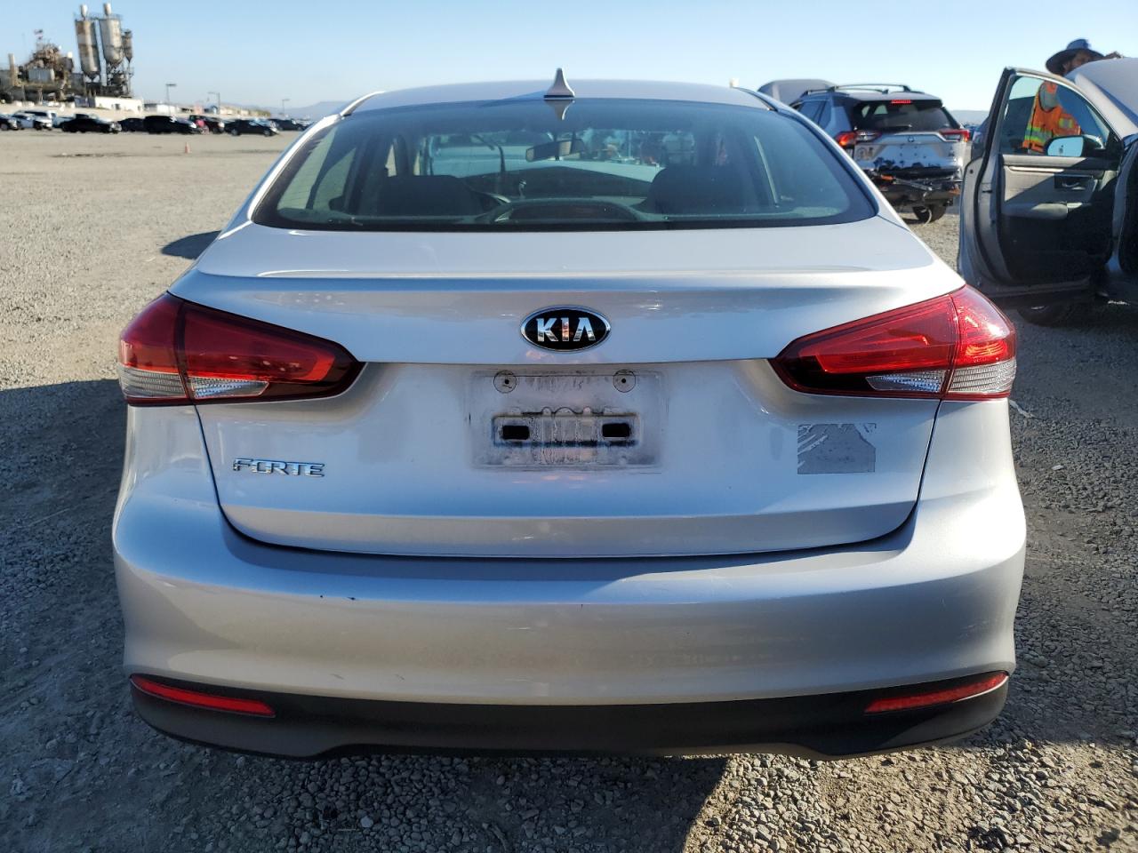 2017 Kia Forte Lx VIN: 3KPFK4A71HE075199 Lot: 81711555