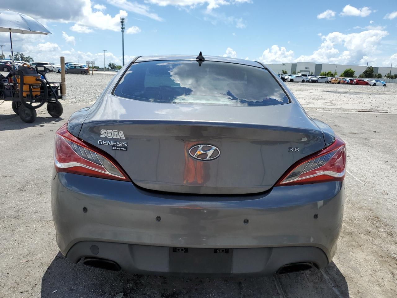 2013 Hyundai Genesis Coupe 3.8L VIN: KMHHU6KJ4DU108695 Lot: 70326845
