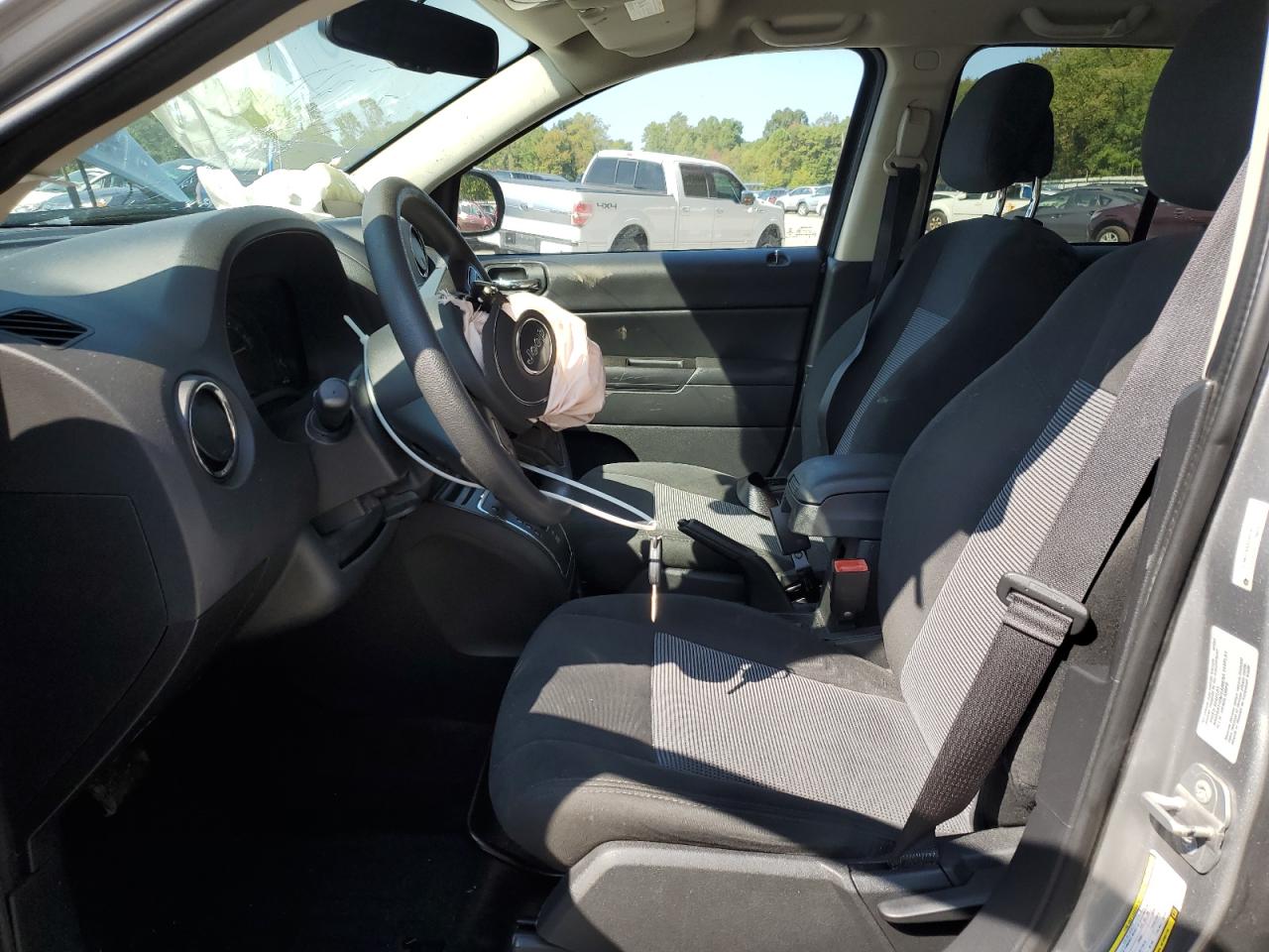 2016 Jeep Compass Sport VIN: 1C4NJCBA6GD575121 Lot: 72015305