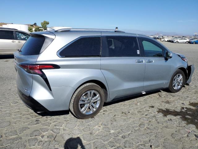  TOYOTA SIENNA 2021 Серебристый