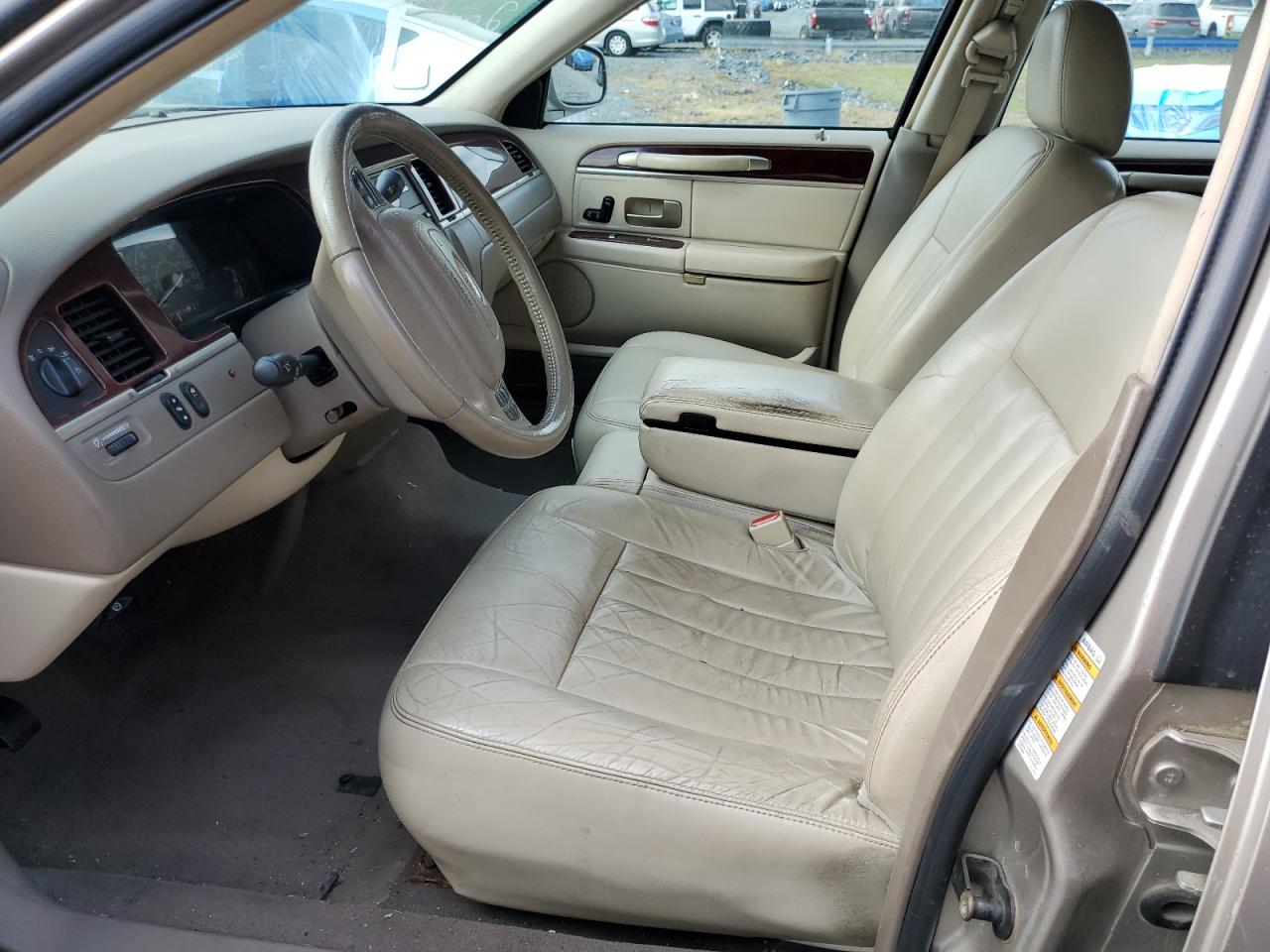 2003 Lincoln Town Car Executive VIN: 1LNHM81W63Y681498 Lot: 83859535