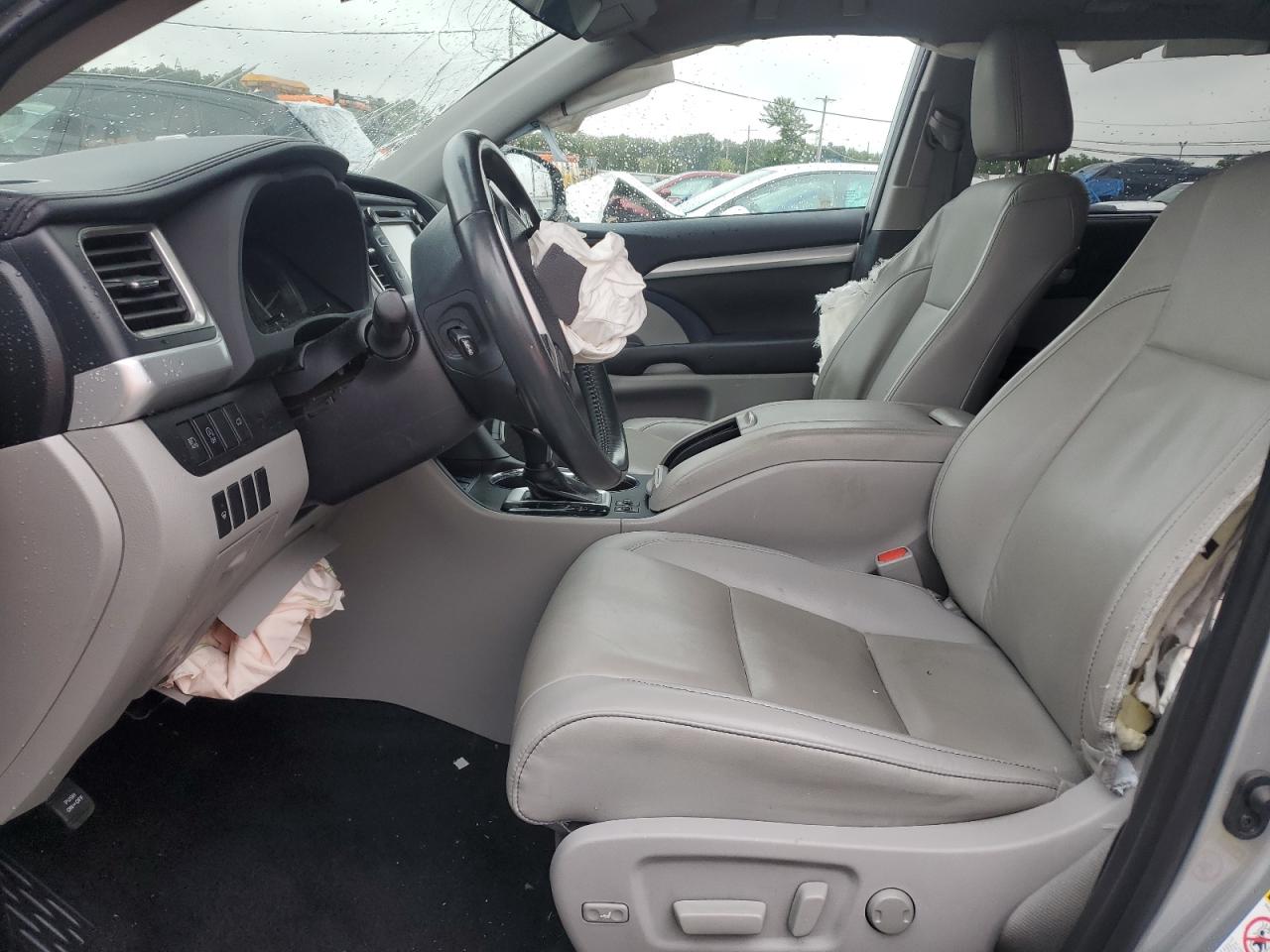 2019 Toyota Highlander Se VIN: 5TDJZRFH6KS588854 Lot: 81022665