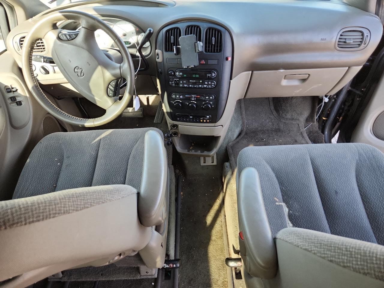 2004 Dodge Grand Caravan Sxt VIN: 2D4GP44L84R615741 Lot: 81887895