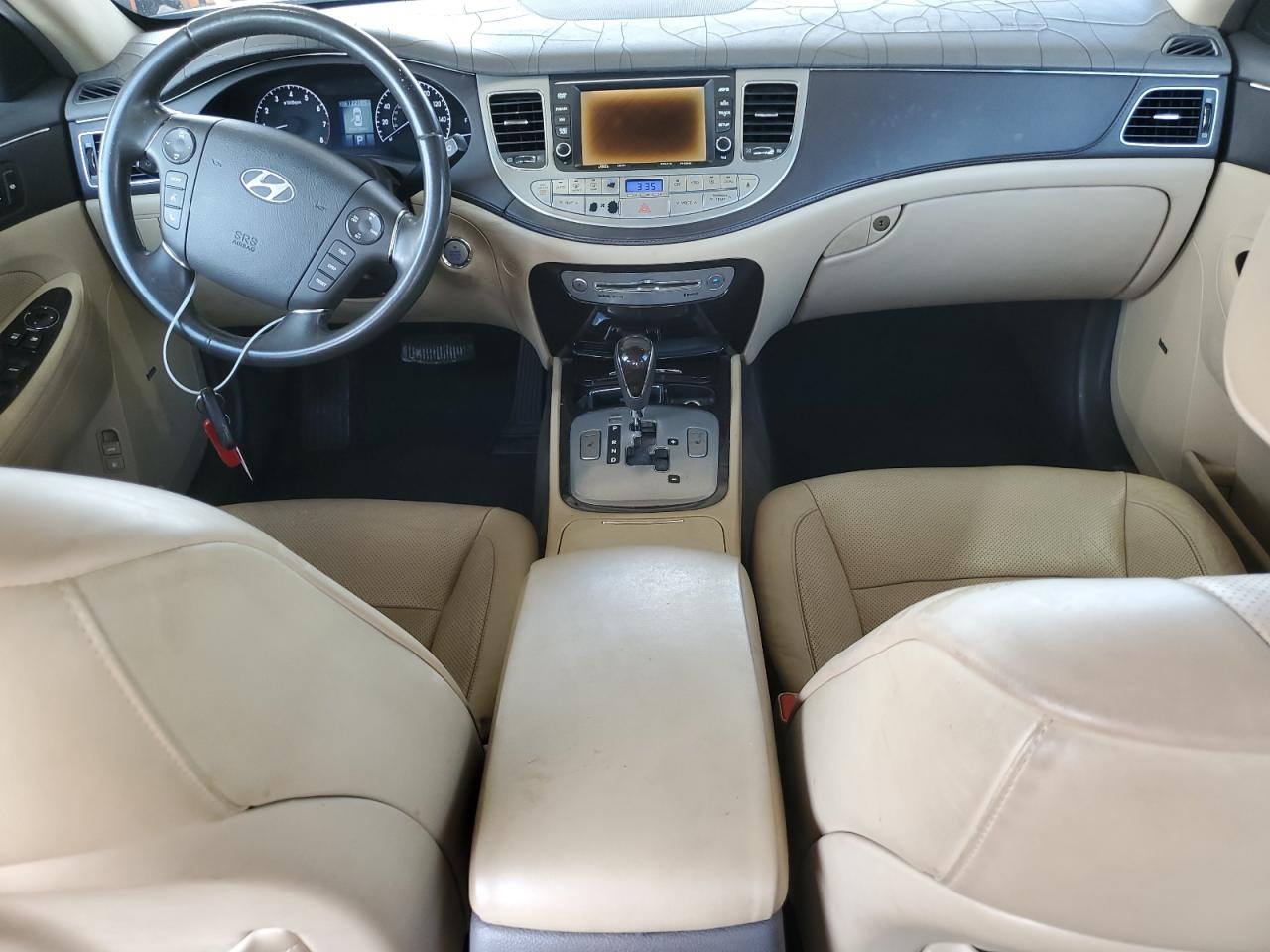 2010 Hyundai Genesis 3.8L VIN: KMHGC4DE5AU084714 Lot: 80846435
