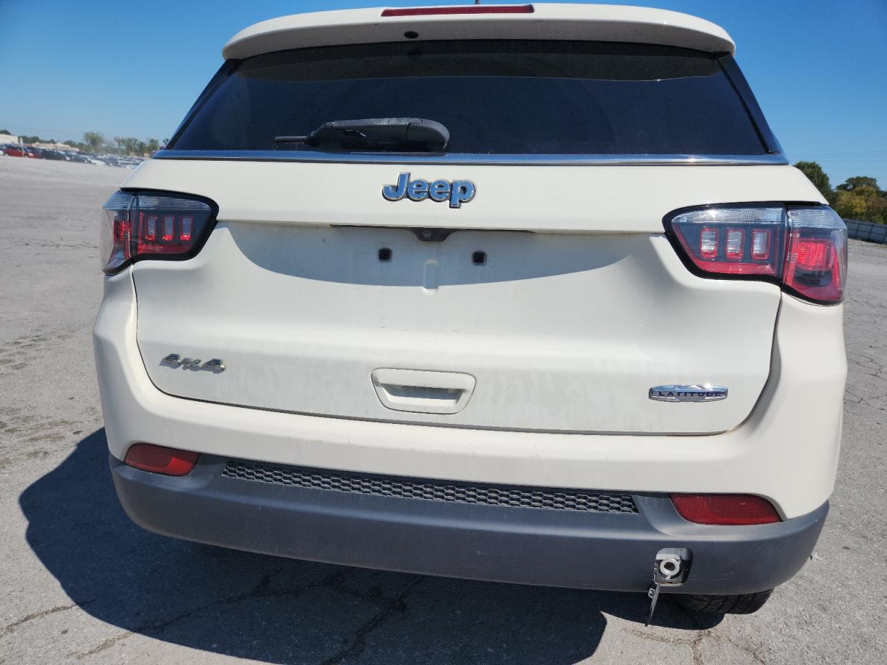 2018 Jeep Compass Latitude VIN: 3C4NJDBB8JT175352 Lot: 71740325