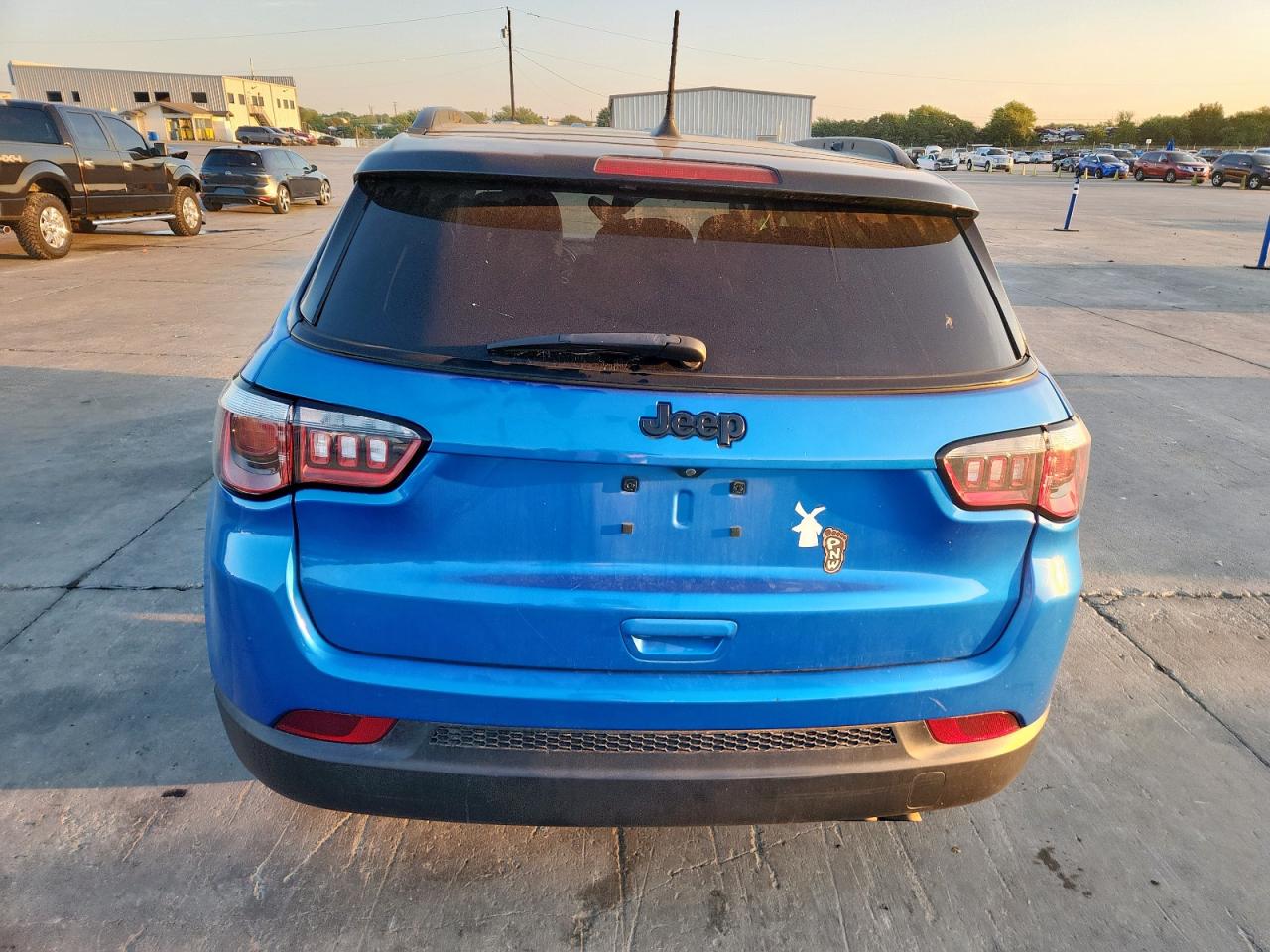 2020 Jeep Compass Latitude VIN: 3C4NJCBB1LT147695 Lot: 84433255