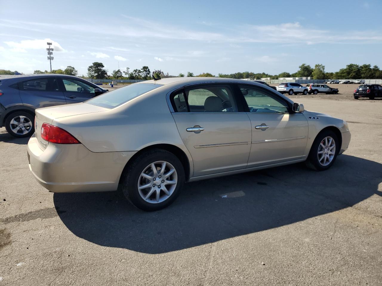 1G4HD57228U190718 BUICK LUCERNE 2008 TAN Photo 3