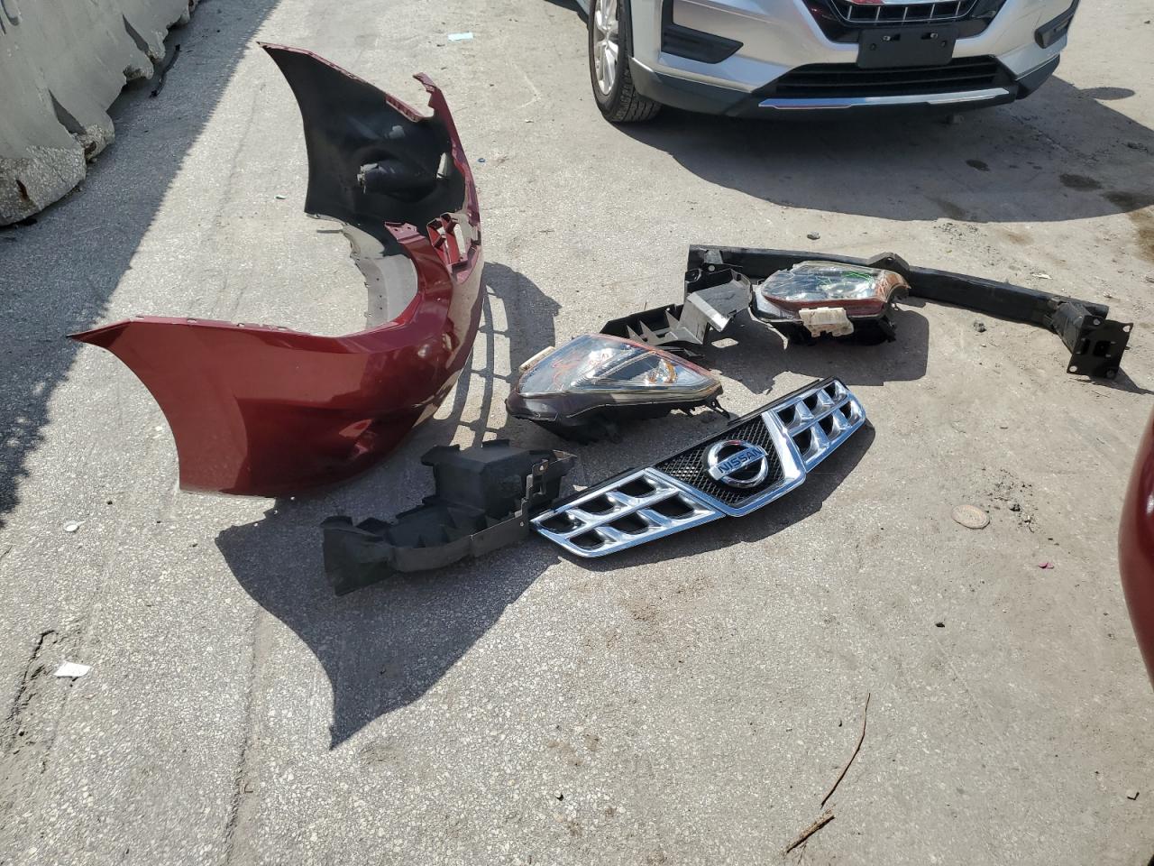 2015 Nissan Rogue Select S VIN: JN8AS5MT4FW652890 Lot: 81894335