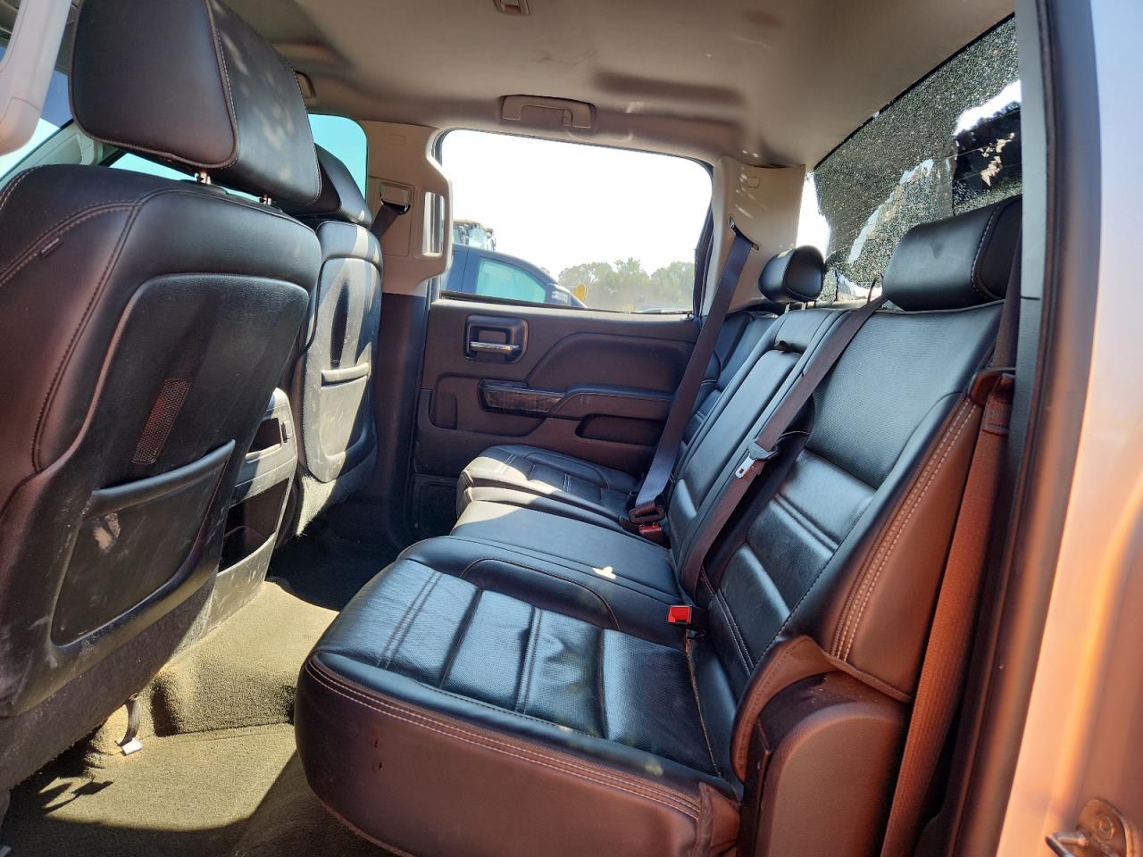 2015 GMC Sierra K2500 Denali VIN: 1GT120E88FF180329 Lot: 83990135