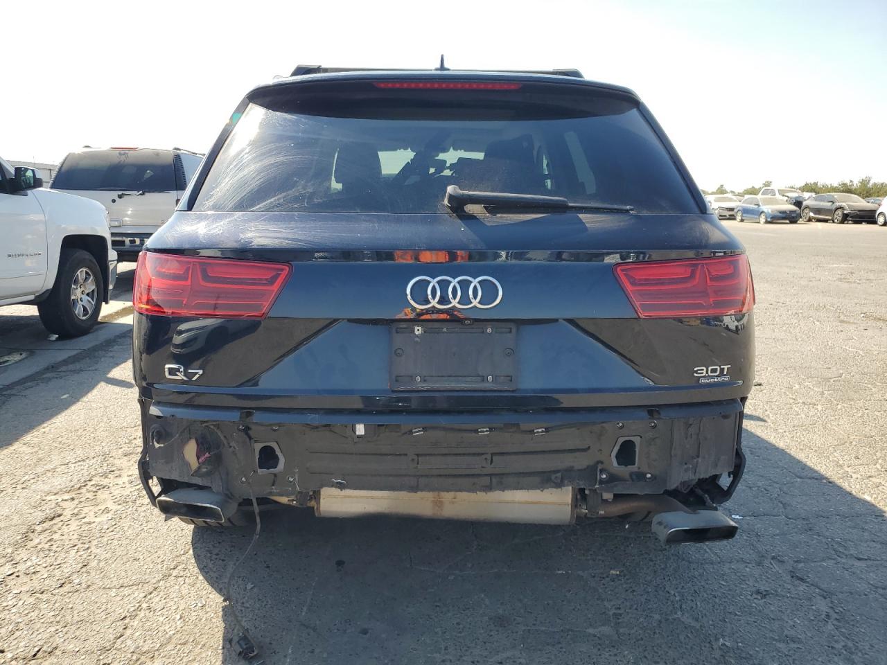 2017 Audi Q7 Premium Plus VIN: WA1LAAF7XHD028827 Lot: 80782035