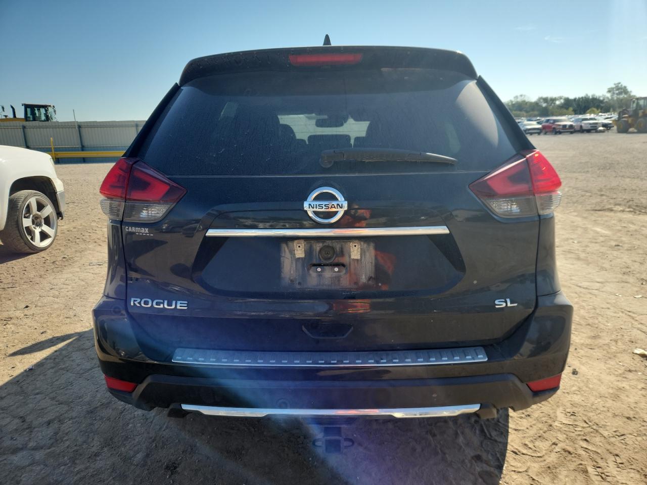 2017 Nissan Rogue S VIN: 5N1AT2MT1HC881079 Lot: 81924735