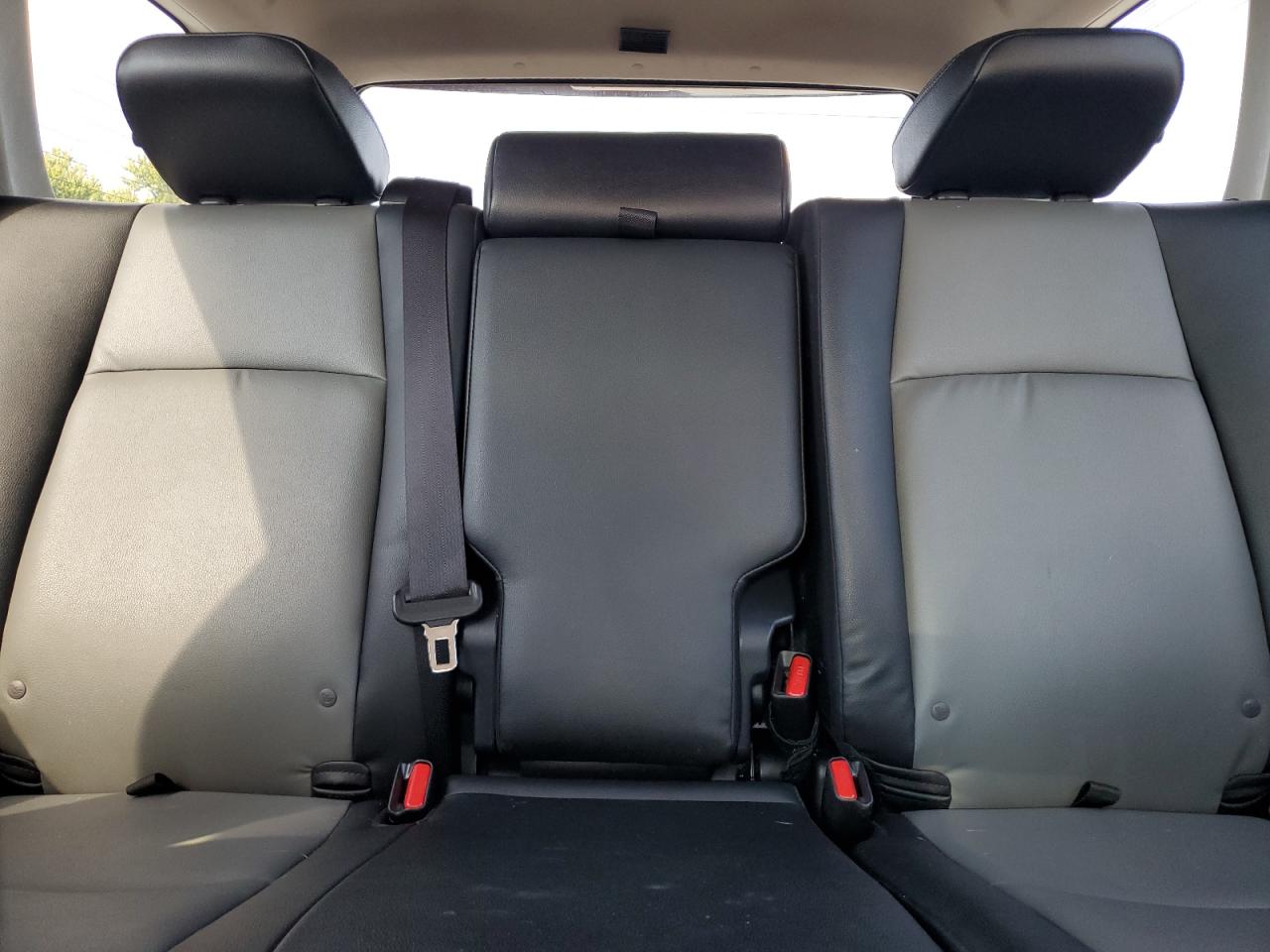 2015 Toyota 4Runner Sr5/Sr5 Premium VIN: JTEBU5JR3F5247589 Lot: 80321865