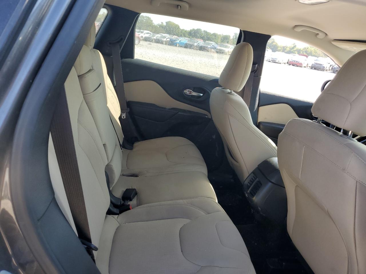 2015 Jeep Cherokee Latitude VIN: 1C4PJLCB0FW730832 Lot: 80843135