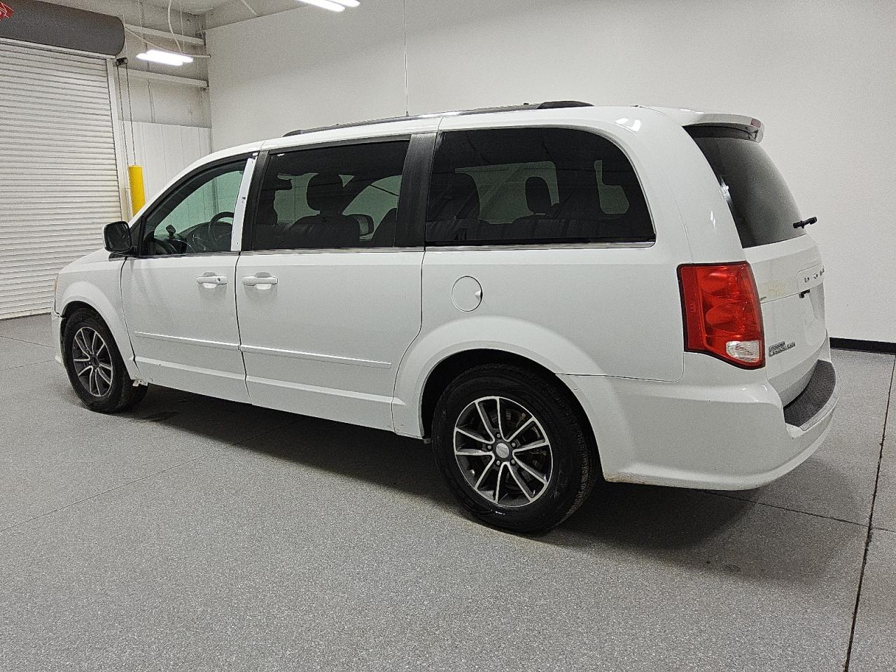 2017 Dodge Grand Caravan Sxt VIN: 2C4RDGCG0HR847924 Lot: 81512055
