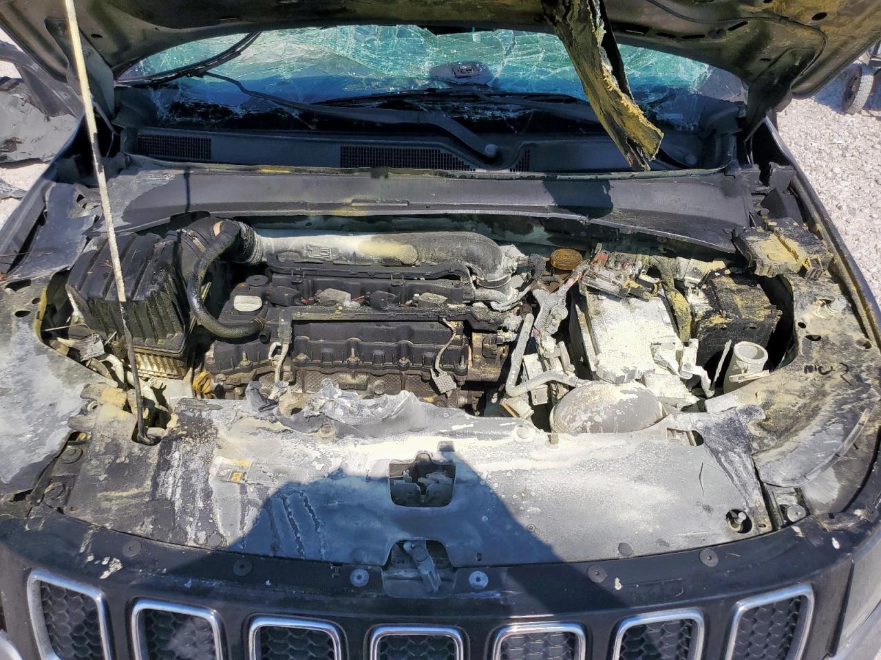 2018 Jeep Compass Latitude VIN: 3C4NJCBB8JT108731 Lot: 71779295